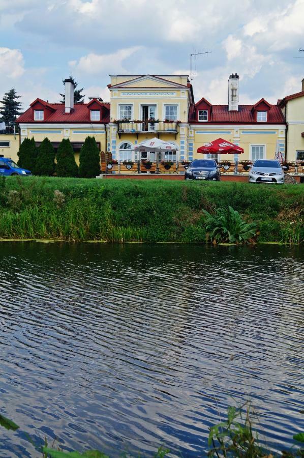 Dwor Dluzniewo Bed & Breakfast Exterior photo