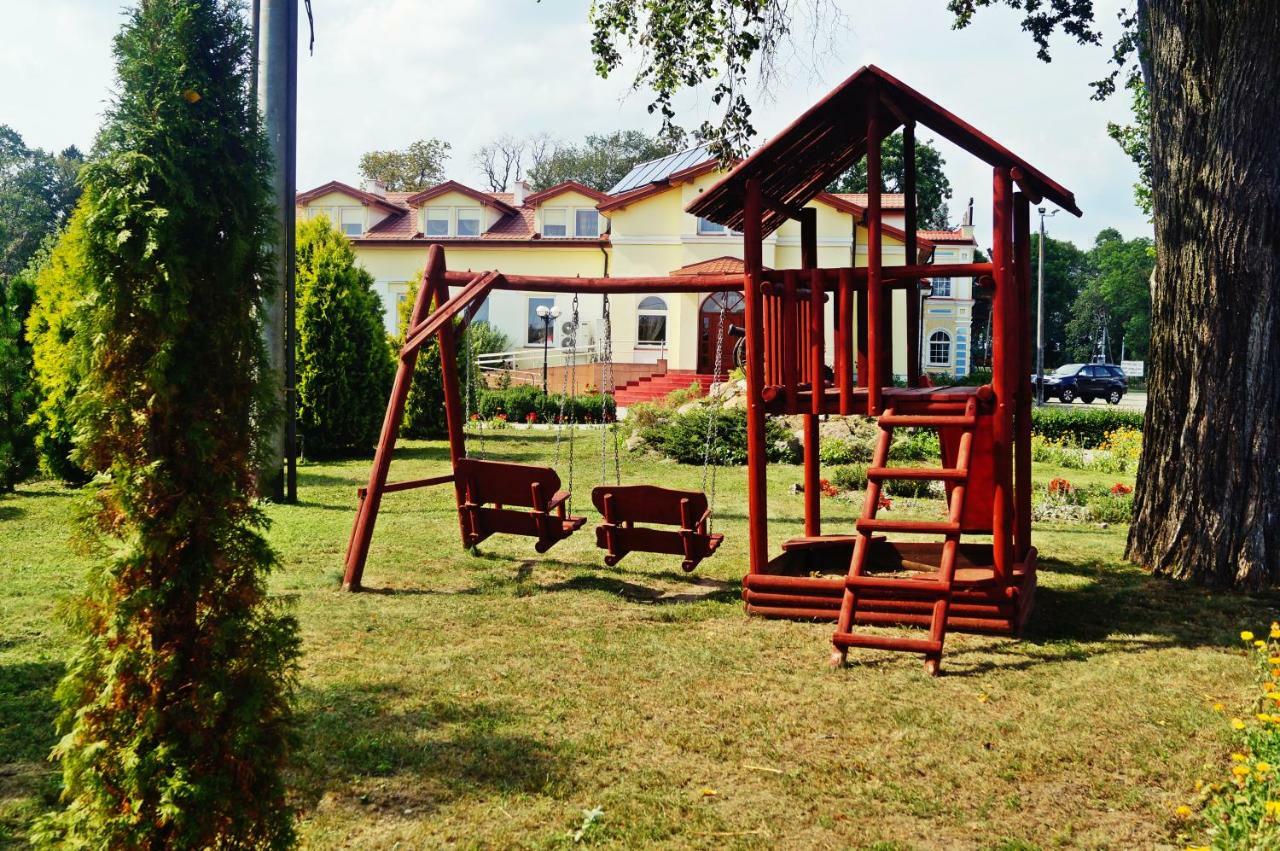 Dwor Dluzniewo Bed & Breakfast Exterior photo