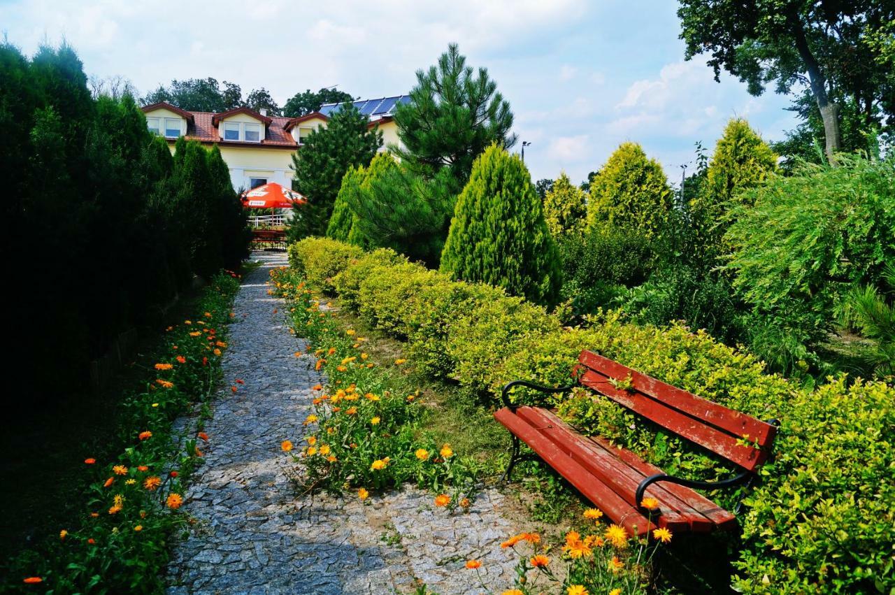 Dwor Dluzniewo Bed & Breakfast Exterior photo